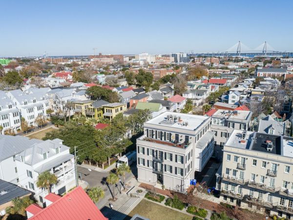 Charleston Condo 1015405