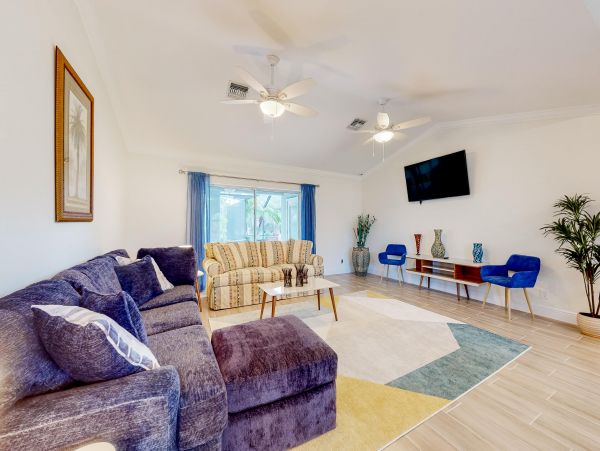 Bonita Springs Vacation Pool Home Three Bedroom Canal Views