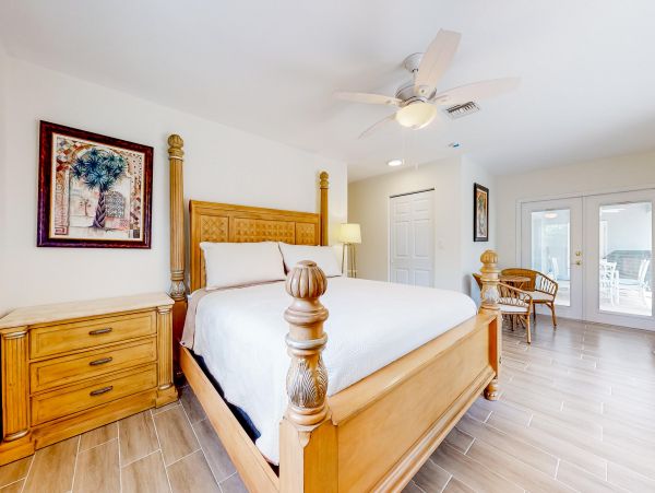 Bonita Springs Vacation Pool Home Three Bedroom Canal Views