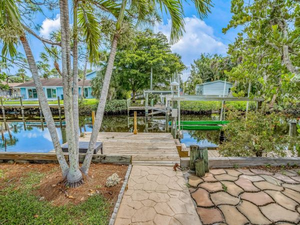 Bonita Springs Vacation Pool Home Three Bedroom Canal Views