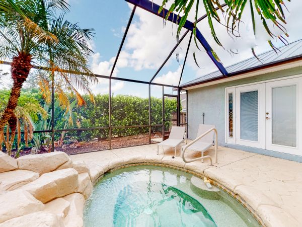 Bonita Springs Vacation Pool Home Three Bedroom Canal Views