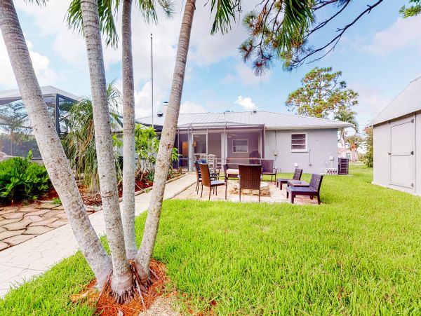 Bonita Springs Vacation Pool Home Three Bedroom Canal Views
