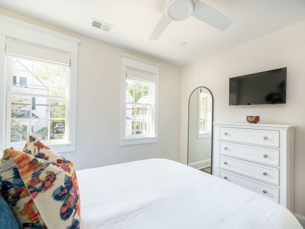 Charleston Luxurious Three Bedroom Townhome