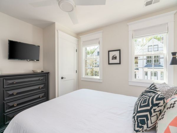 Charleston Luxurious Three Bedroom Townhome