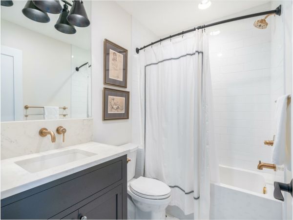 Charleston Luxurious Three Bedroom Townhome