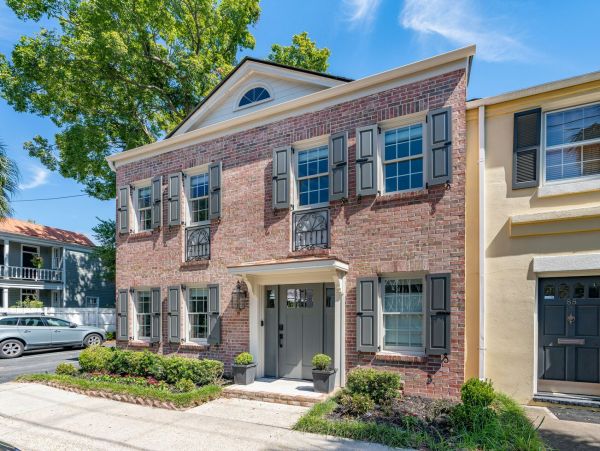 Charleston Luxurious Three Bedroom Townhome