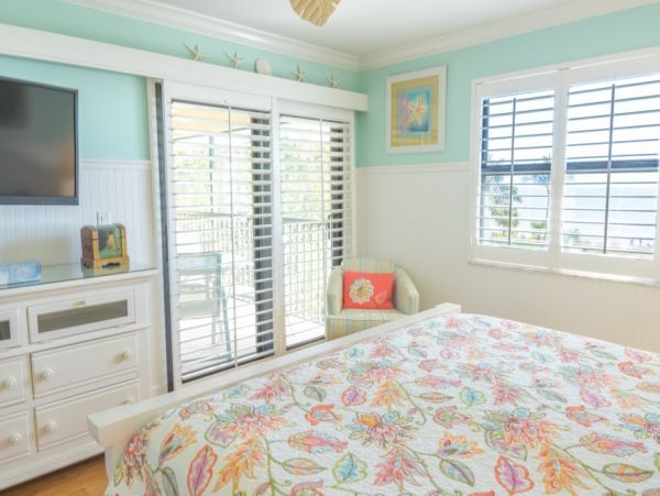 Sanibel Luxury Vacation Beach Condo with Stunning Views