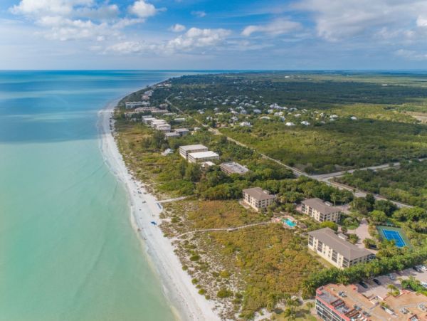 Sanibel Luxury Vacation Beach Condo with Stunning Views