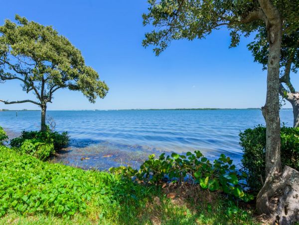 Bradenton Beach Waterfront Vacation Rentals - Anna Maria Island Condo Rentals