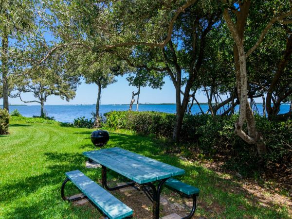 Bradenton Beach Waterfront Vacation Rentals - Anna Maria Island Condo Rentals