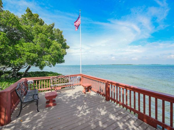 Bradenton Beach Waterfront Vacation Rentals - Anna Maria Island Condo Rentals