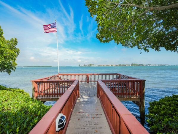 Bradenton Beach Waterfront Vacation Rentals - Anna Maria Island Condo Rentals