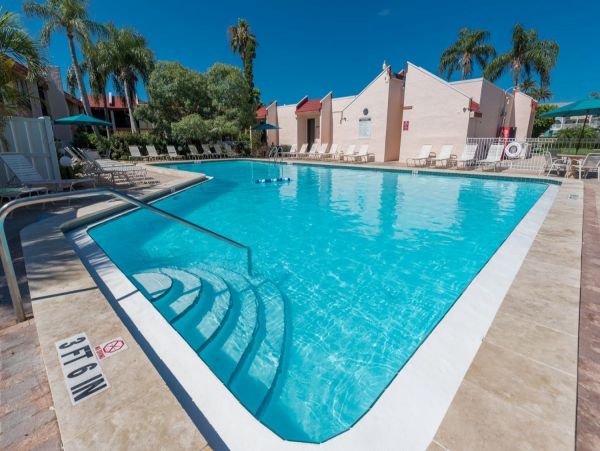 Bradenton Beach Waterfront Vacation Rentals - Anna Maria Island Condo Rentals
