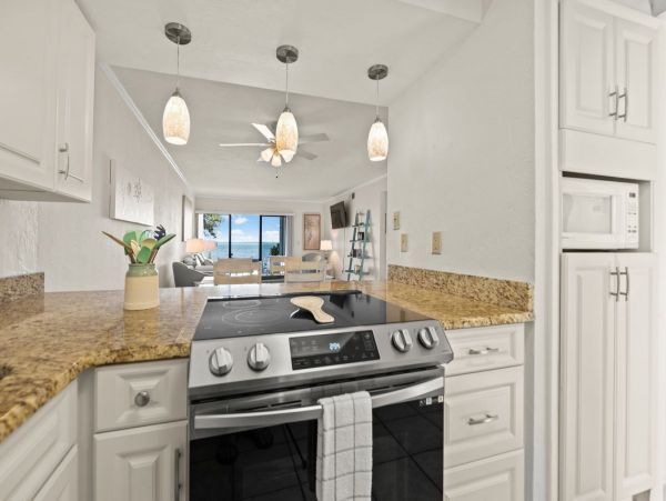 Bradenton Beach Waterfront Vacation Rentals - Anna Maria Island Condo Rentals