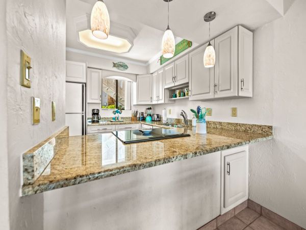 Bradenton Beach Waterfront Vacation Rentals - Anna Maria Island Condo Rentals