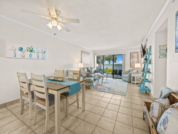 Bradenton Beach Waterfront Vacation Rentals - Anna Maria Island Condo Rentals