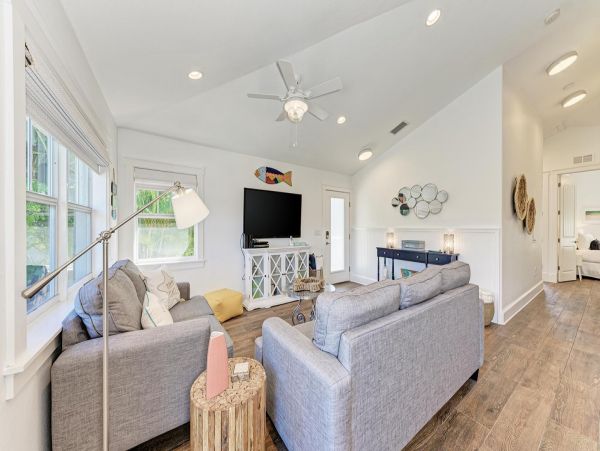 Holmes Beach 3 Bedroom Pool Home Sleeps 6 Walk To Beach