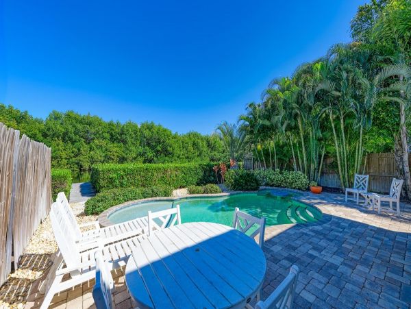 Holmes Beach 3 Bedroom Pool Home Sleeps 6 Walk To Beach