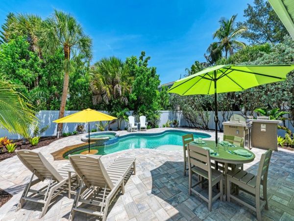 Anna Maria Island Vacation Rentals - Bean Point Beach Cottage with Pool