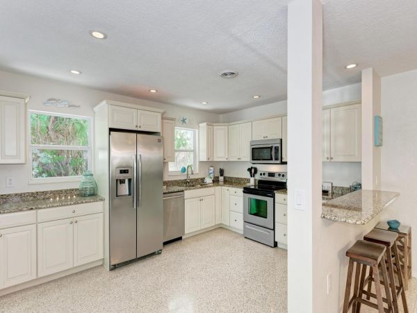 Anna Maria Island Vacation Rentals - Bean Point Beach Cottage with Pool