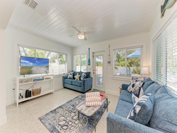 Anna Maria Island Vacation Rentals - Bean Point Beach Cottage with Pool