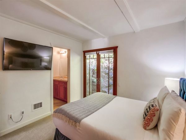 Lovely La Jolla Vacation Home 4 Bedrooms Sleeps 8 Guests