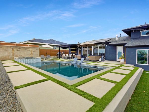 San Diego Beach Communities North Home 1015422