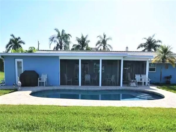 Englewood Vacation Pool Home Three Bedrooms Sleeps Six
