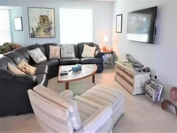 Englewood Vacation Pool Home Three Bedrooms Sleeps Six