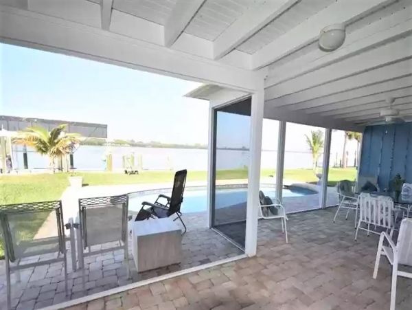 Englewood Vacation Pool Home Three Bedrooms Sleeps Six