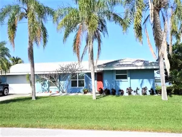 Englewood Vacation Pool Home Three Bedrooms Sleeps Six