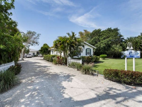 Sanibel Vacation Beach Cottage One Bedroom Sleeps 4