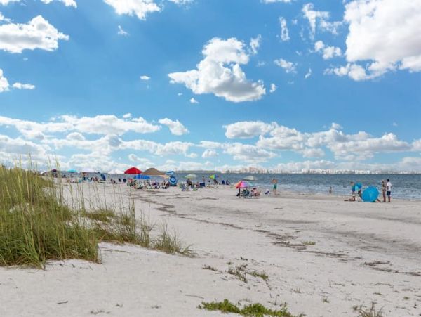 Charming Ocean Front 2 Bedroom Beach Condo in Sanibel
