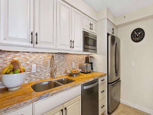 Maui Oceanfront Vacation Beach Condo With Amazing Views