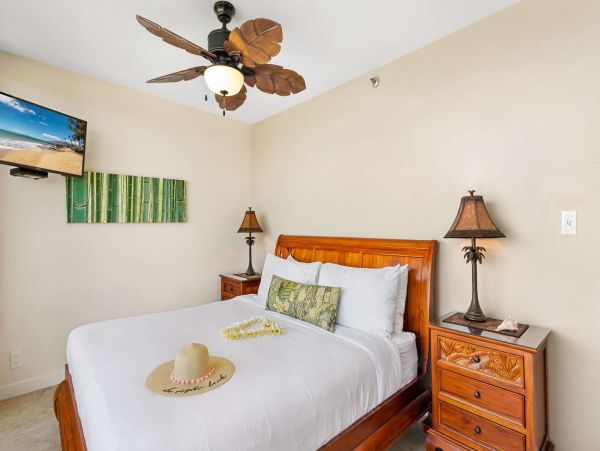 Maui Oceanfront Vacation Beach Condo With Amazing Views