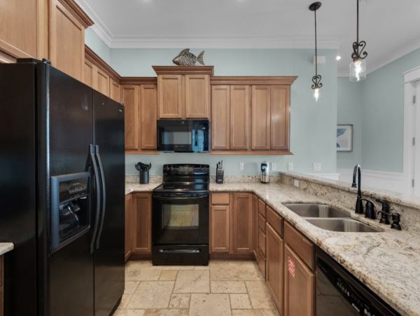 Charming Vacation Home in Navarre Beach Sleeps 12 Guests