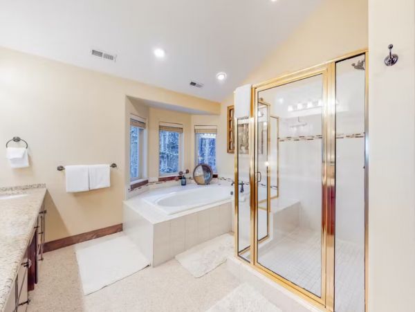 Breckenridge Luxury Seven Bedroom Rental Estate with Hot Tub