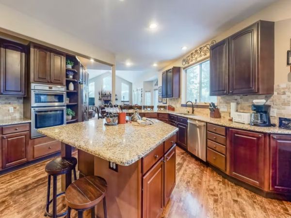 Breckenridge Luxury Seven Bedroom Rental Estate with Hot Tub