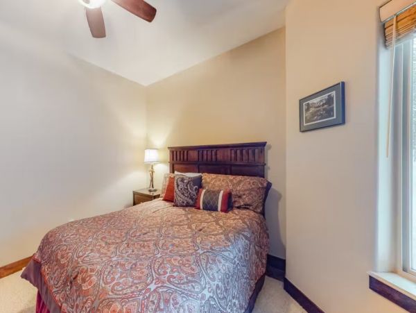 Breckenridge Luxury Seven Bedroom Rental Estate with Hot Tub