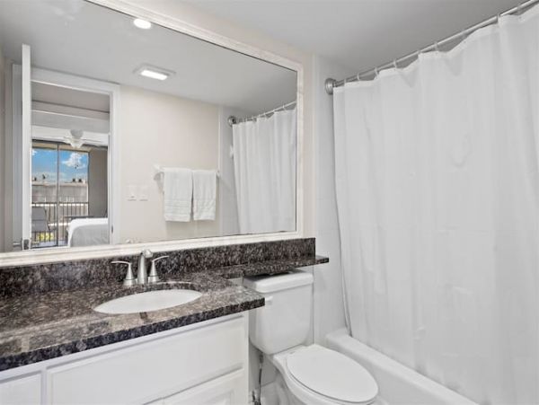 Sanibel Vacation Condo Close to Beach Sleeps 4 Guests