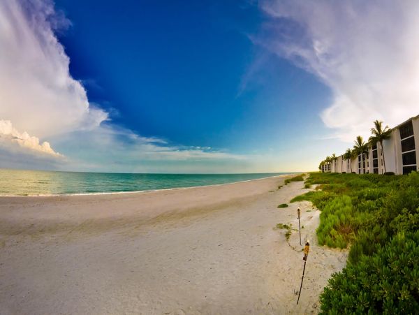 Sanibel Vacation Condo Close to Beach Sleeps 4 Guests