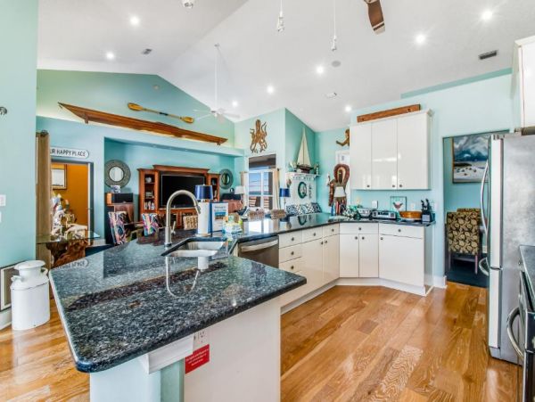Navarre Vacation Home Five Bedrooms Shared Pool Sleeps 12