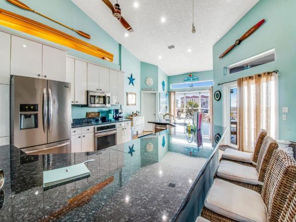 Navarre Vacation Home Five Bedrooms Shared Pool Sleeps 12
