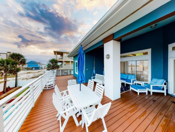 Navarre Vacation Home Five Bedrooms Shared Pool Sleeps 12
