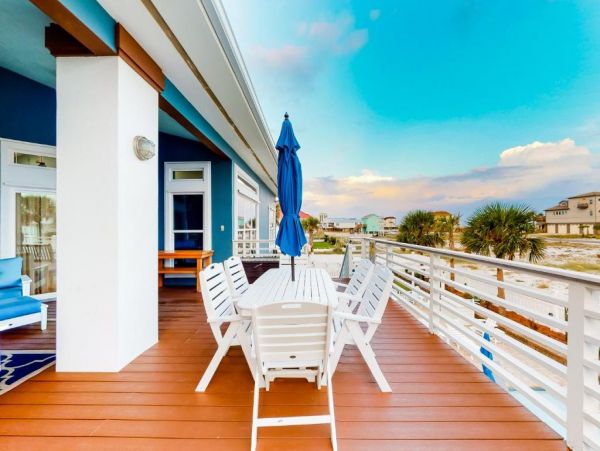 Navarre Vacation Home Five Bedrooms Shared Pool Sleeps 12