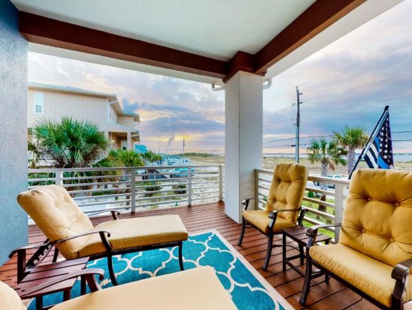 Navarre Vacation Home Five Bedrooms Shared Pool Sleeps 12