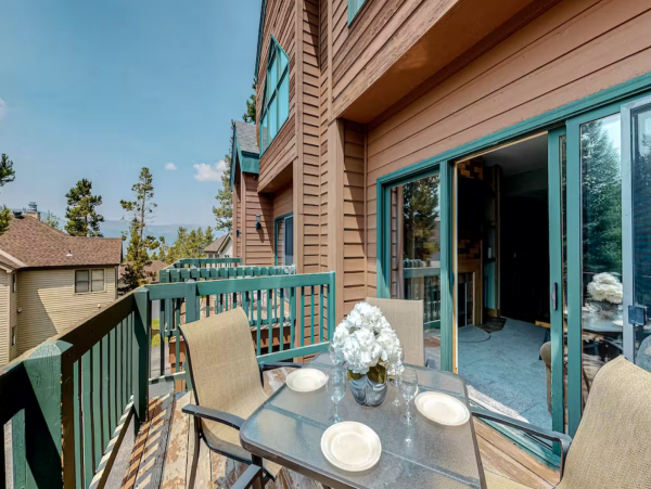 Six Bedroom Amazing Vacation Home in Breckenridge