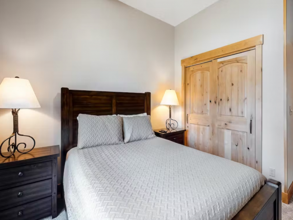 Six Bedroom Amazing Vacation Home in Breckenridge