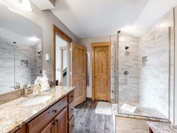 Six Bedroom Amazing Vacation Home in Breckenridge