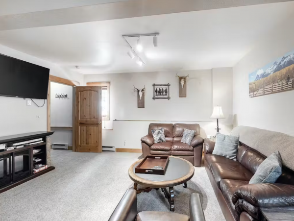 Six Bedroom Amazing Vacation Home in Breckenridge